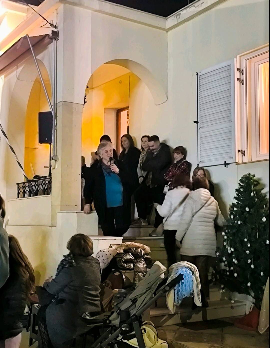 Του ΛΕΠ το σπίτι γέμισε χαμόγελα, χαρά 
γιορτάσαμε μαζί σας για ακόμα μια χρονιά!