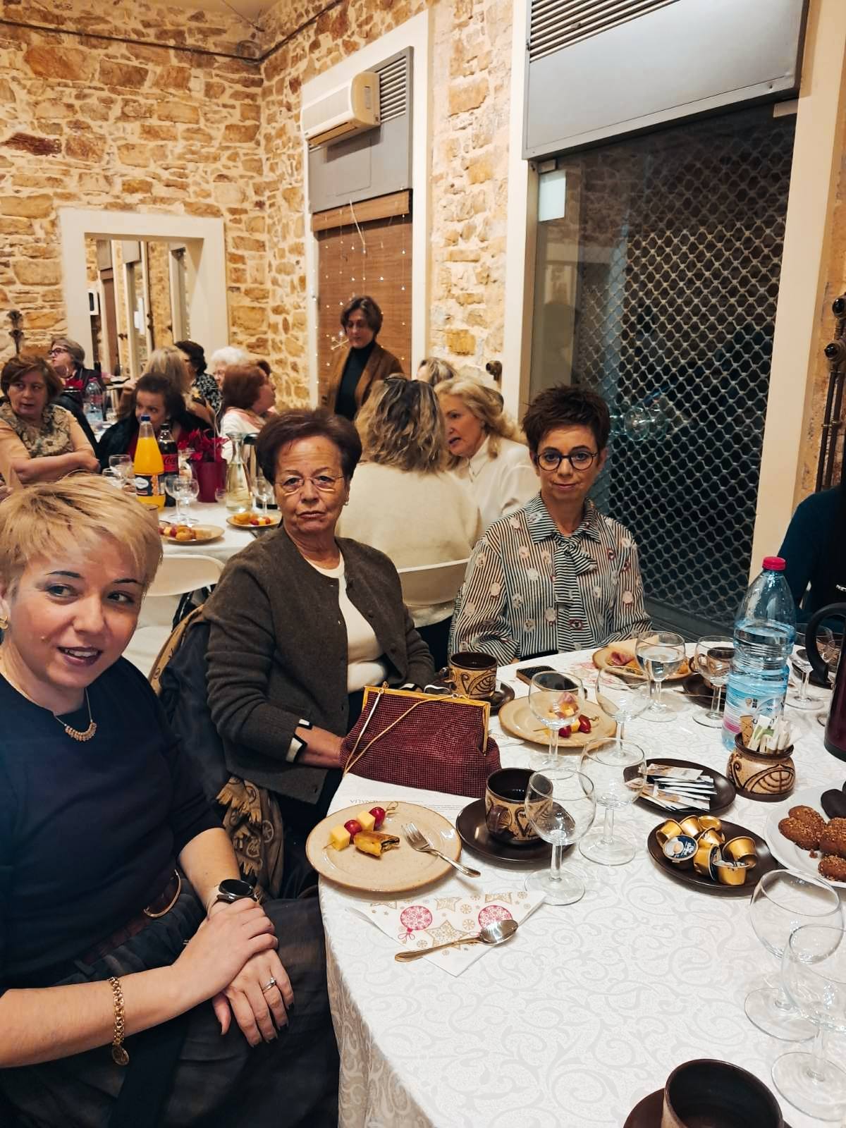 Απογευματινό εορταστικό κάλεσμα με την υπογραφή της Aenália 