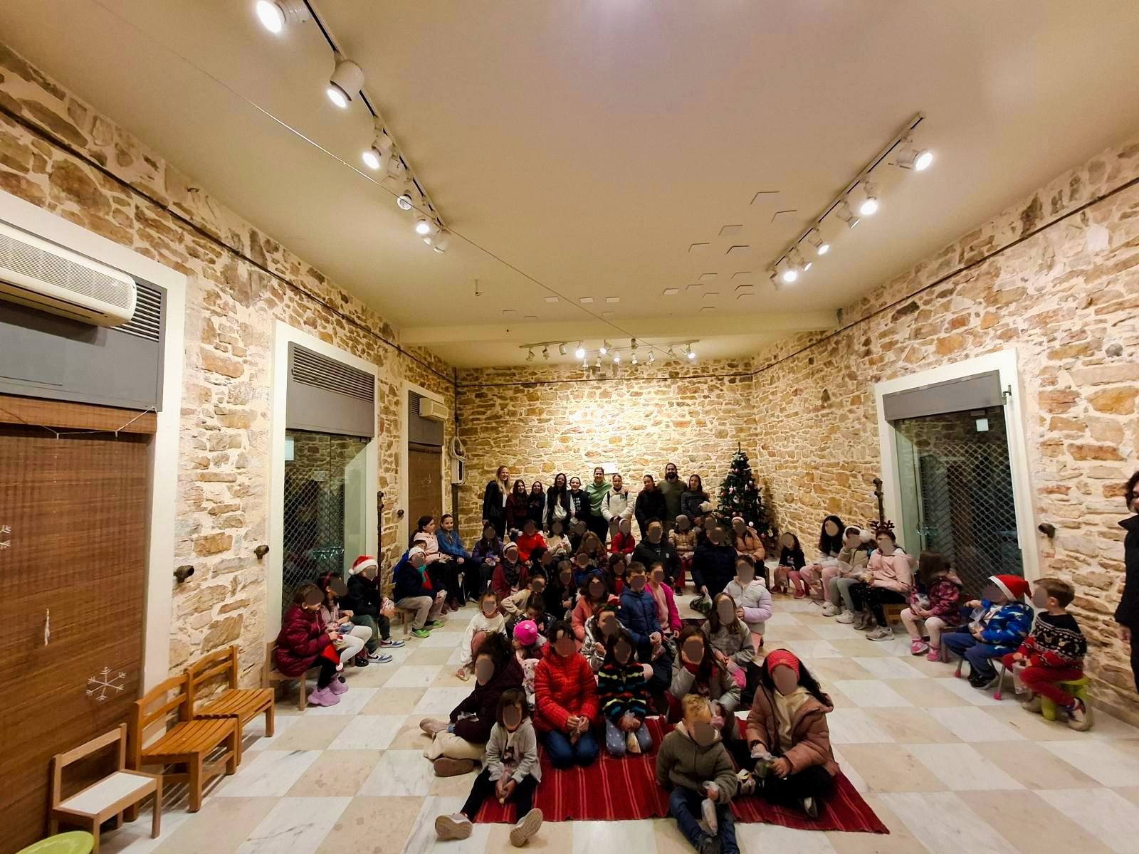 Κάλαντα από τα παιδιά του ΛΕΠ