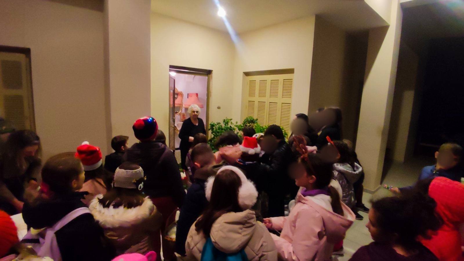 Κάλαντα από τα παιδιά του ΛΕΠ