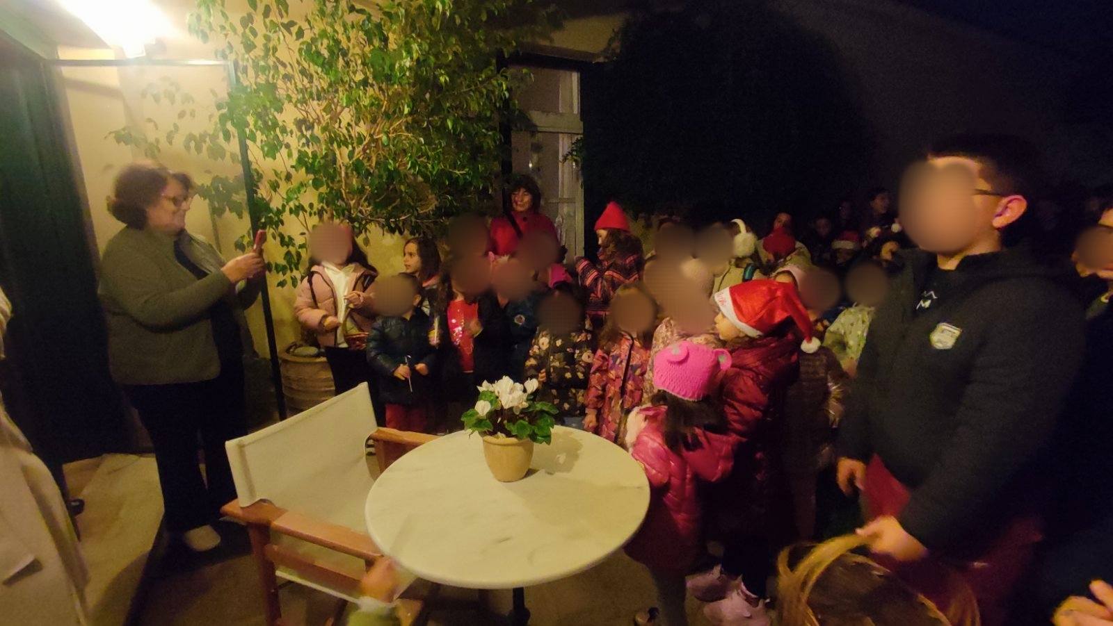 Κάλαντα από τα παιδιά του ΛΕΠ