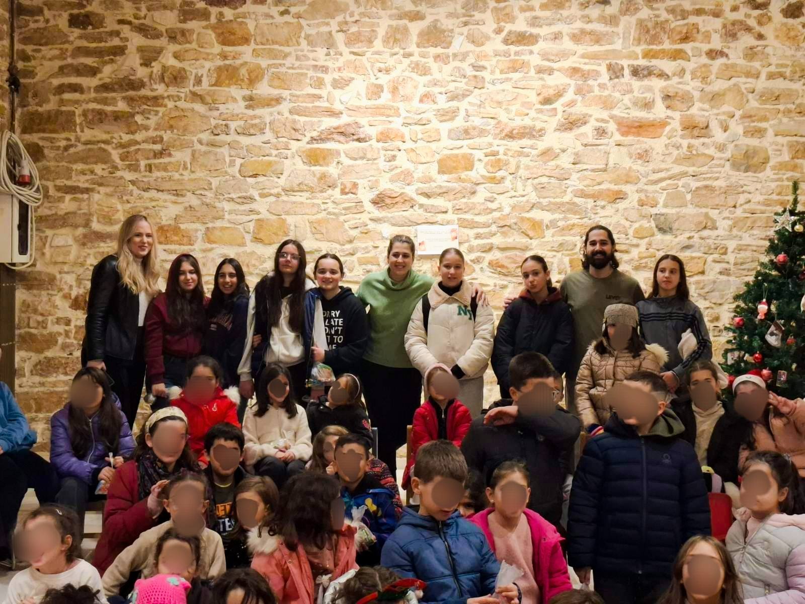 Κάλαντα από τα παιδιά του ΛΕΠ