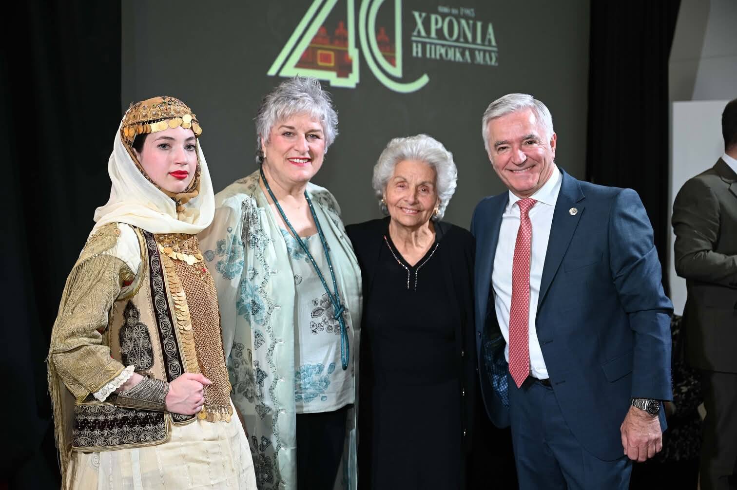 Επίδειξη Υψηλής Ραπτικής από το Λύκειο των Ελληνίδων Παιανίας