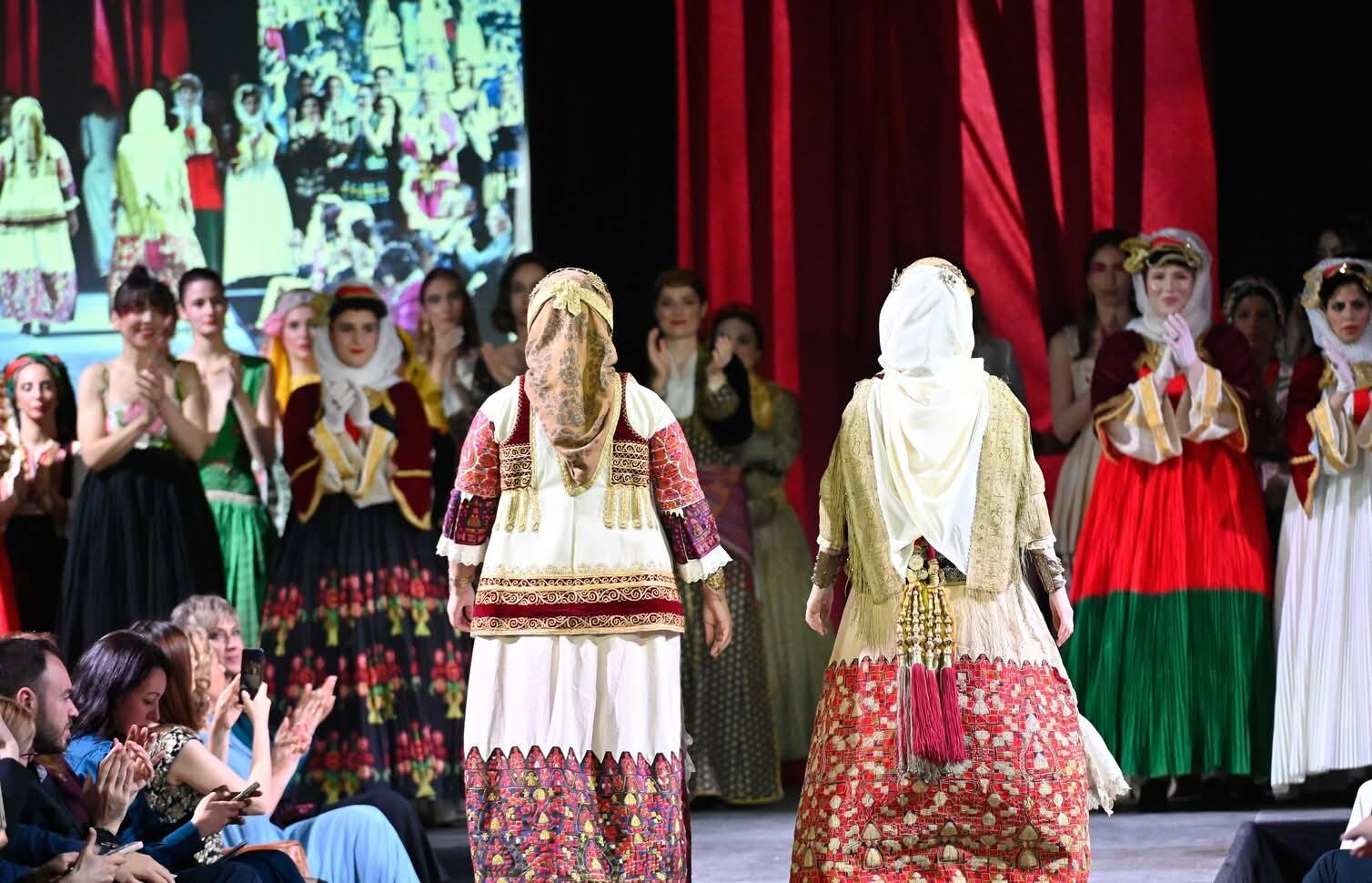 Επίδειξη Υψηλής Ραπτικής από το Λύκειο των Ελληνίδων Παιανίας