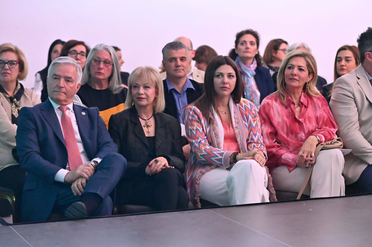 Επίδειξη Υψηλής Ραπτικής από το Λύκειο των Ελληνίδων Παιανίας