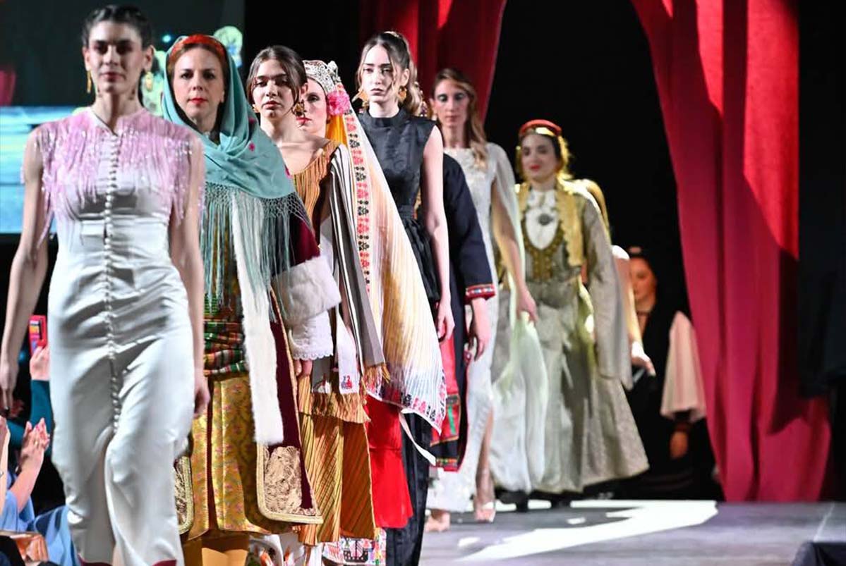 Επίδειξη Υψηλής Ραπτικής από το Λύκειο των Ελληνίδων Παιανίας