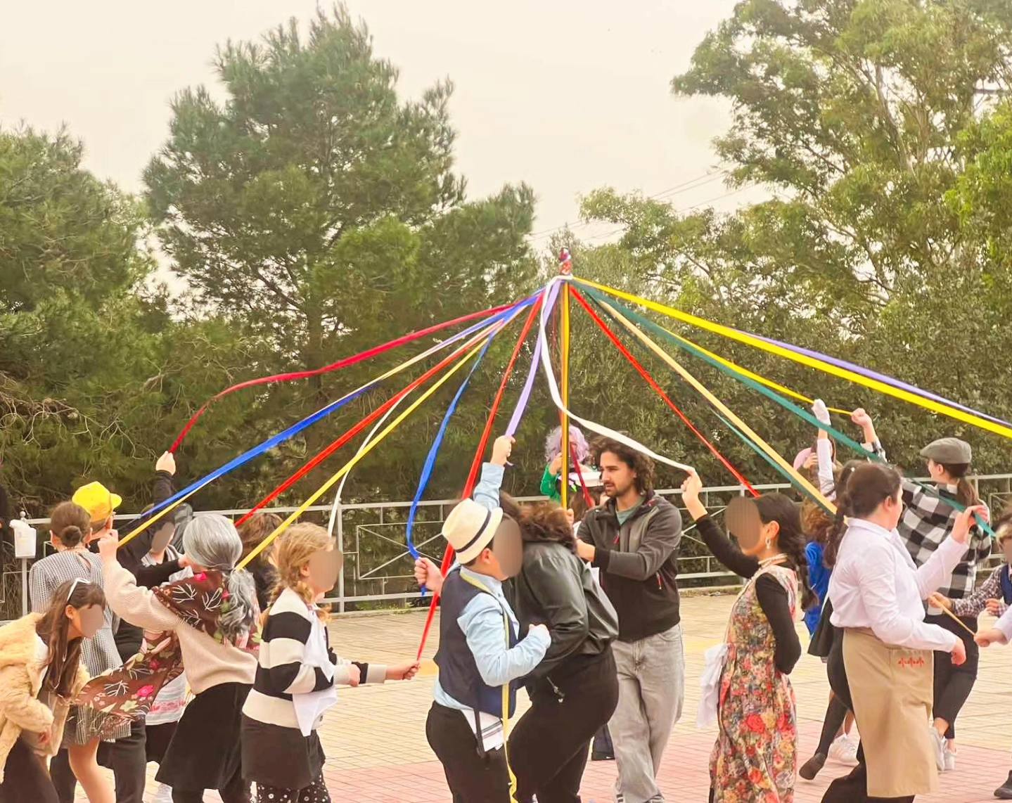 Αποκριάτικο γλέντι του 1ου Δημοτικού Παιανίας με την συμμετοχή του ΛΕΠ