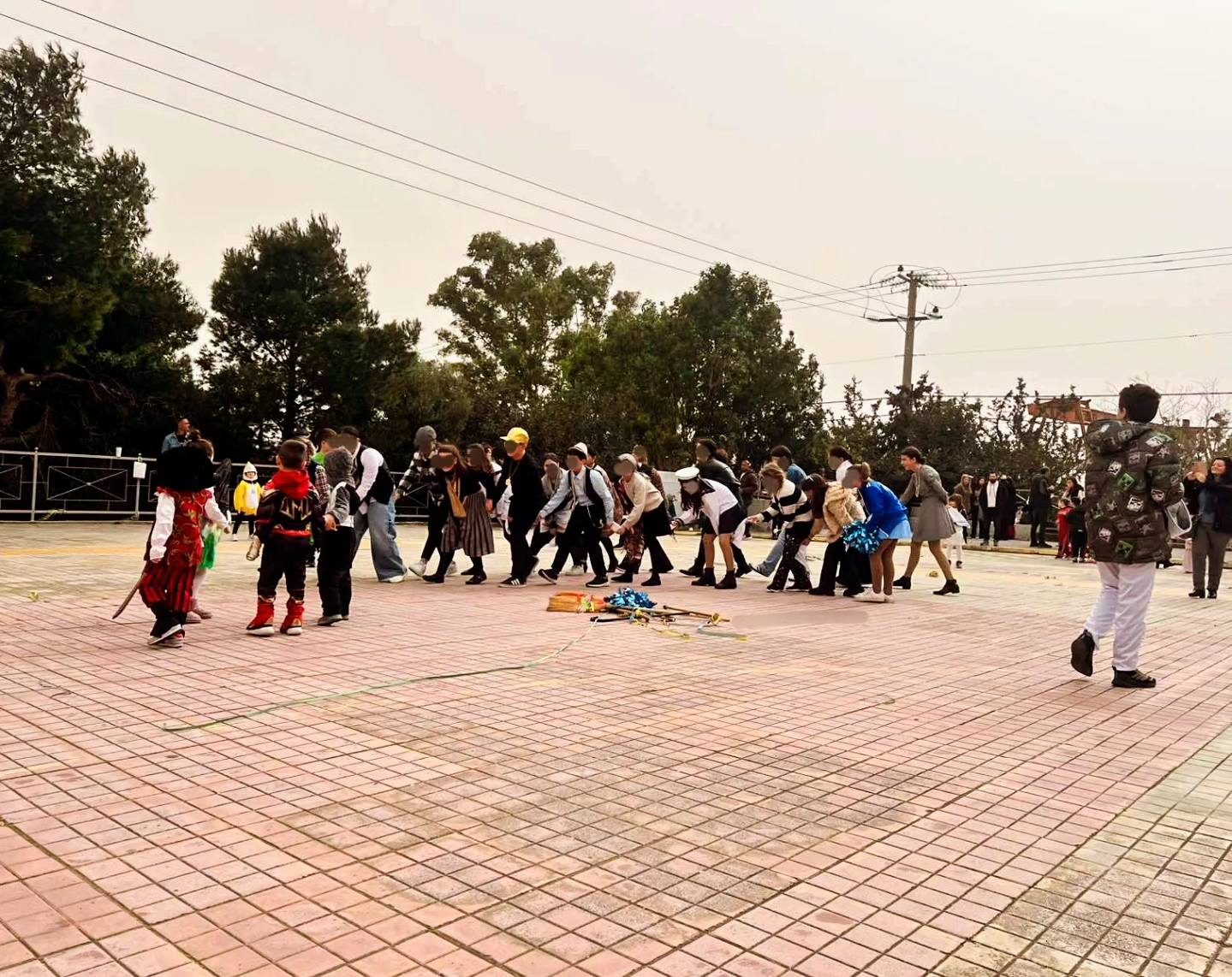 Αποκριάτικο γλέντι του 1ου Δημοτικού Παιανίας με την συμμετοχή του ΛΕΠ