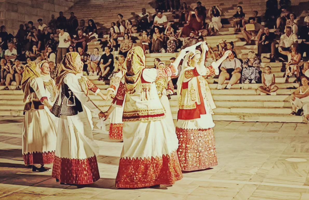 Το Λύκειο των Ελληνίδων Παιανίας στη Σύρο